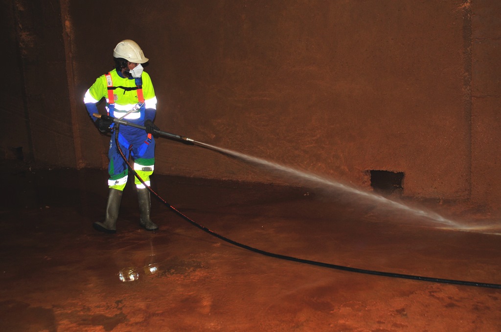 Trabajos de mejora en el Depósito de agua de la Subestación pueden provocar alteraciones en el suministro de algunas zonas de Nerja